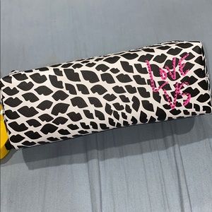Victoria’s Secret Love VS Leopard Print Pouch 💎